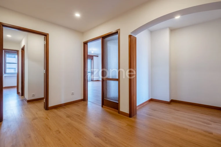 Apartamento T4 para Arrendamento em Cedofeita, Santo Ildefonso, Sé, Miragaia, São Nicolau e Vitória Foto 2