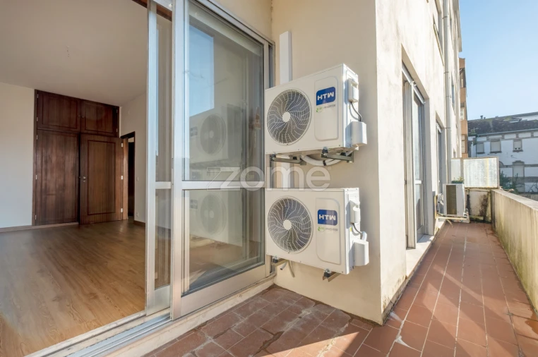 Apartamento T4 para Arrendamento em Cedofeita, Santo Ildefonso, Sé, Miragaia, São Nicolau e Vitória Foto 23