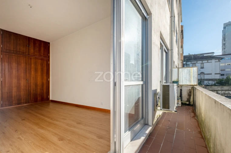 Apartamento T4 para Arrendamento em Cedofeita, Santo Ildefonso, Sé, Miragaia, São Nicolau e Vitória Foto 28