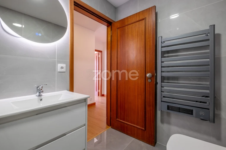 Apartamento T4 para Arrendamento em Cedofeita, Santo Ildefonso, Sé, Miragaia, São Nicolau e Vitória Foto 32