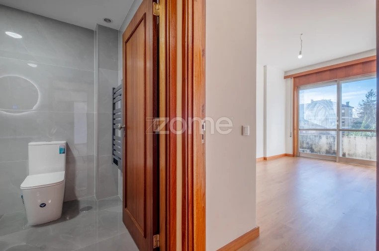 Apartamento T4 para Arrendamento em Cedofeita, Santo Ildefonso, Sé, Miragaia, São Nicolau e Vitória Foto 33