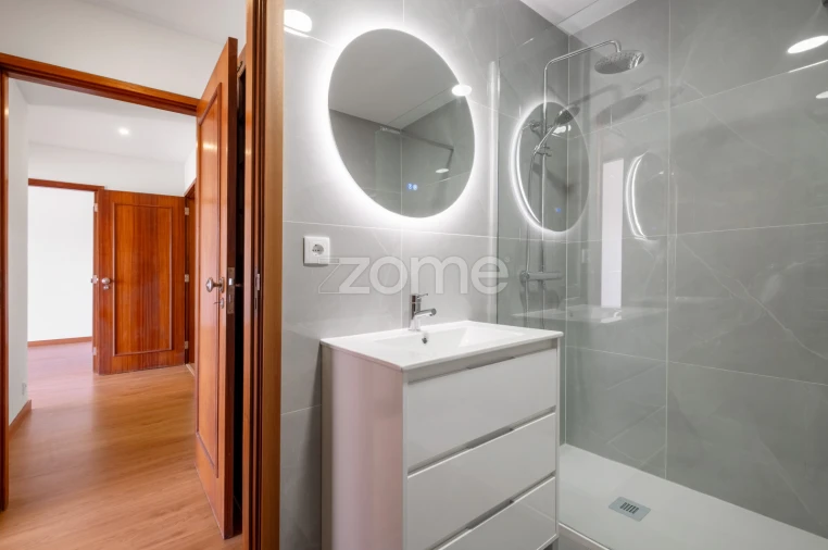 Apartamento T4 para Arrendamento em Cedofeita, Santo Ildefonso, Sé, Miragaia, São Nicolau e Vitória Foto 35