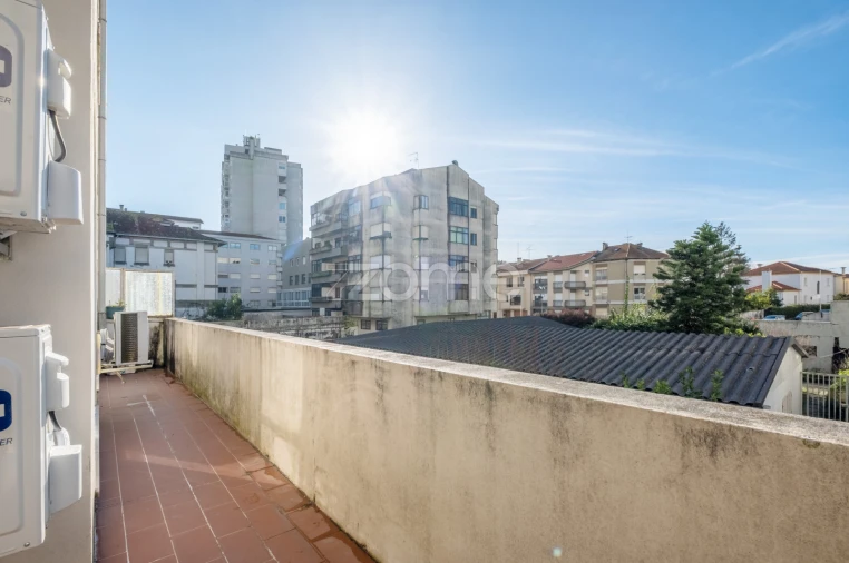 Apartamento T4 para Arrendamento em Cedofeita, Santo Ildefonso, Sé, Miragaia, São Nicolau e Vitória Foto 38