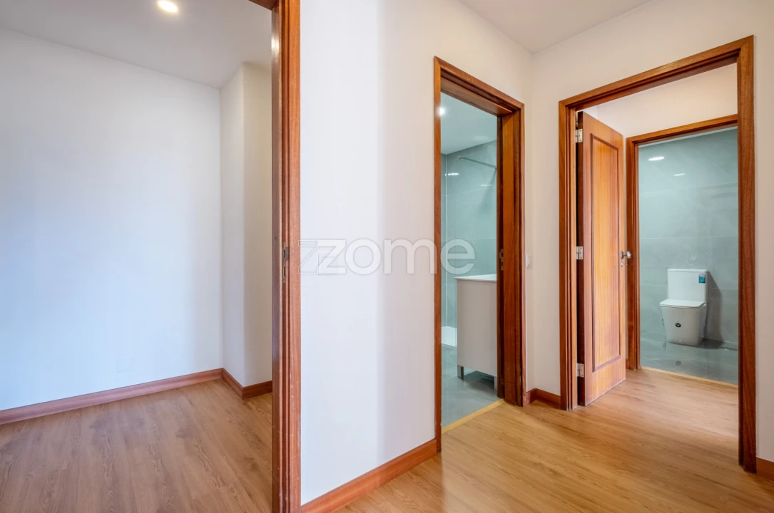 Apartamento T4 para Arrendamento em Cedofeita, Santo Ildefonso, Sé, Miragaia, São Nicolau e Vitória Foto 29