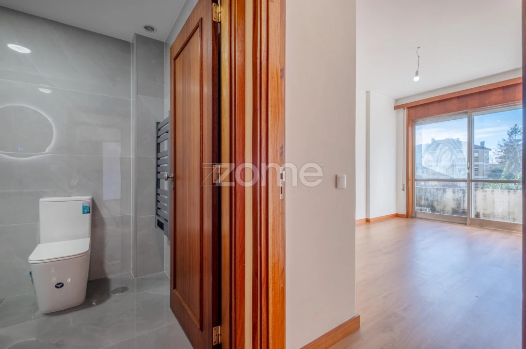 Apartamento T4 para Arrendamento em Cedofeita, Santo Ildefonso, Sé, Miragaia, São Nicolau e Vitória Foto 33