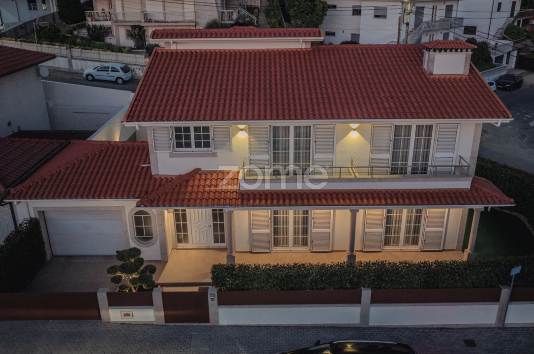 Moradia T3 para Venda em Infias Foto 2