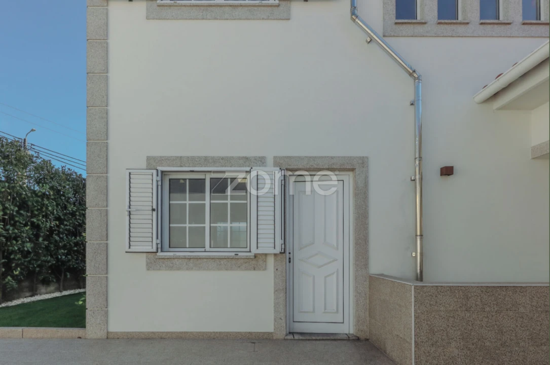 Moradia T3 para Venda em Infias Foto 8