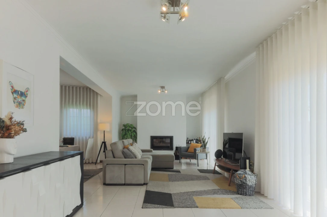 Moradia T3 para Venda em Infias Foto 11