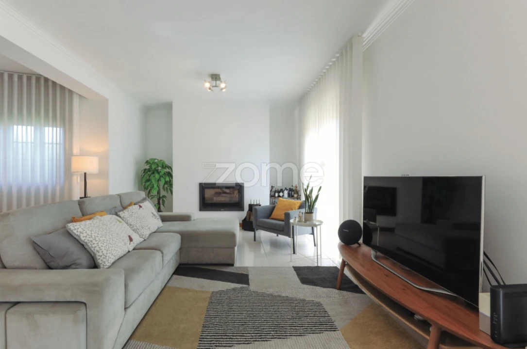 Moradia T3 para Venda em Infias Foto 12