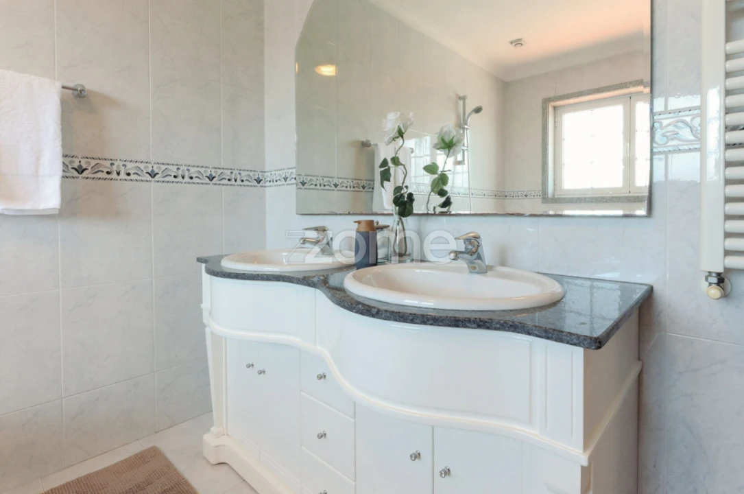 Moradia T3 para Venda em Infias Foto 27