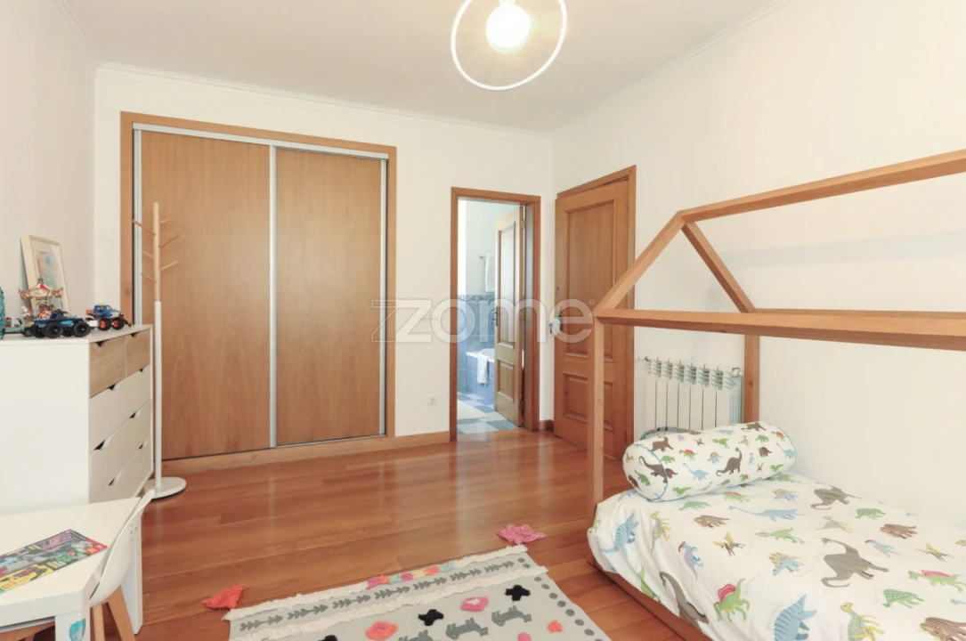 Moradia T3 para Venda em Infias Foto 33