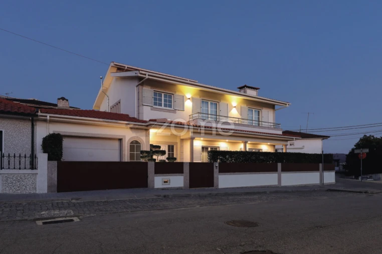 Moradia T3 para Venda em Infias Foto 41