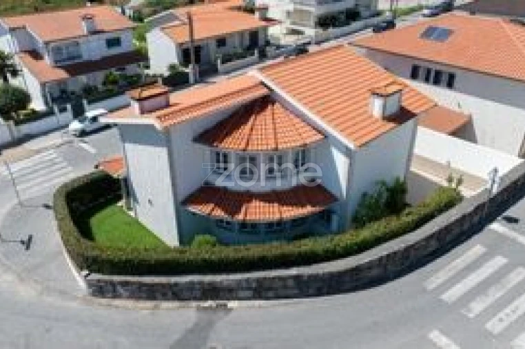 Moradia T3 para Venda em Infias Foto 50