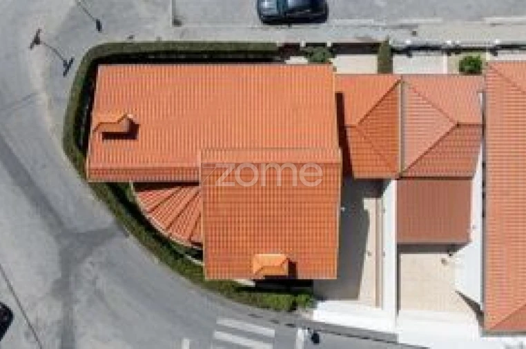 Moradia T3 para Venda em Infias Foto 54