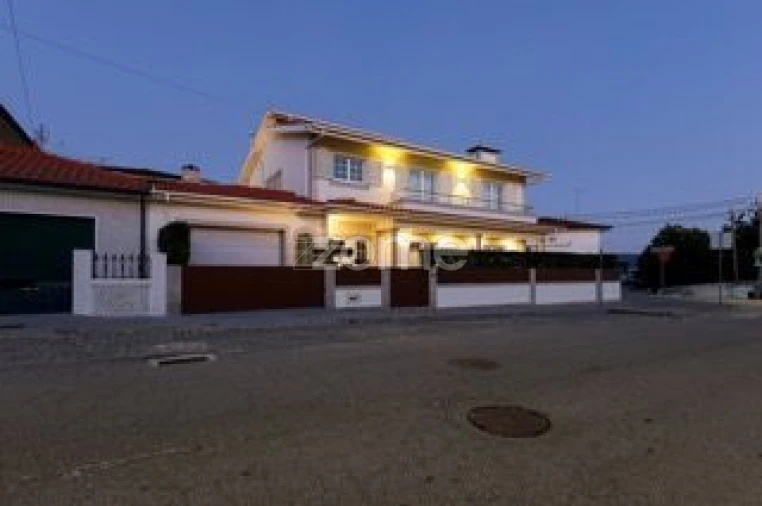 Moradia T3 para Venda em Infias Foto 58