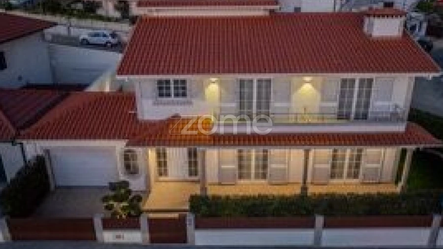 Moradia T3 para Venda em Infias