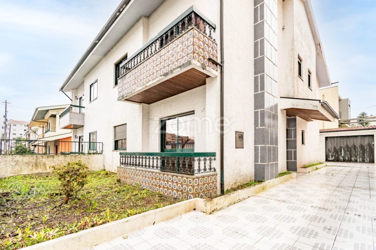 Moradia T4 para Venda em Valongo Foto 25