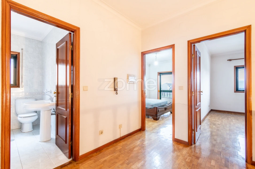 Moradia T4 para Venda em Valongo Foto 12