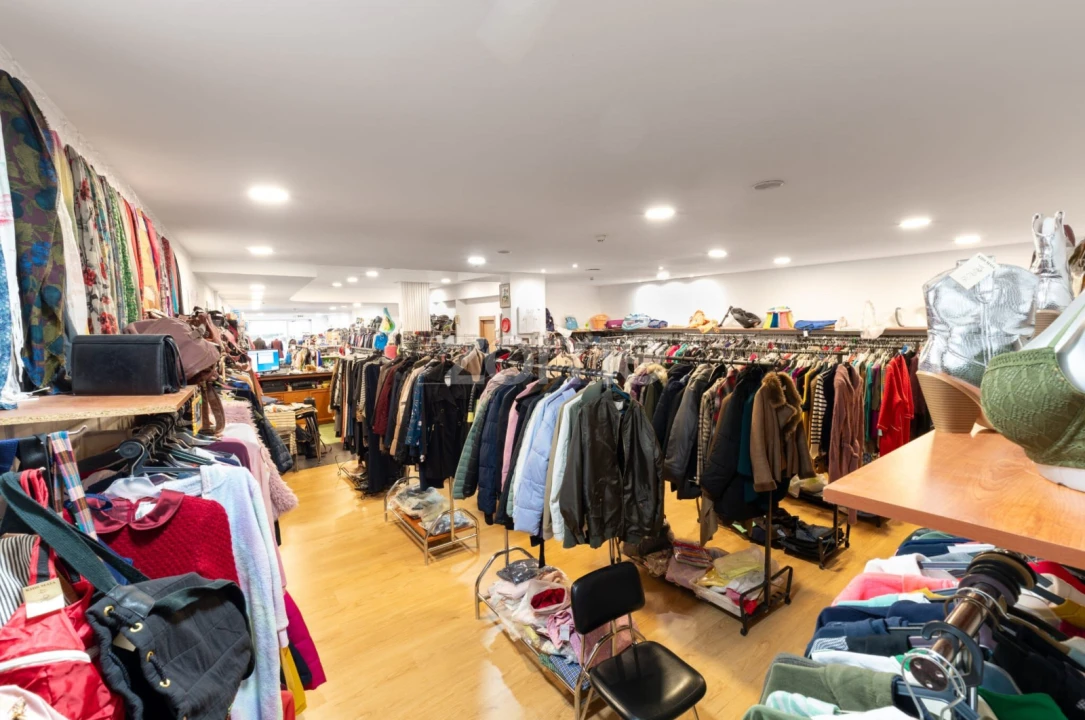 Negócio para Arrendamento em Cidade da Maia Foto 11