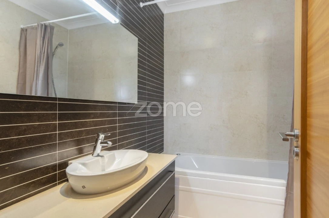 Apartamento T3 para Arrendamento em Oeiras e São Julião da Barra, Paço de Arcos e Caxias Foto 17