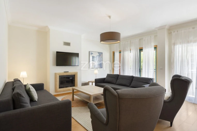 Apartamento T3 para Arrendamento em Oeiras e São Julião da Barra, Paço de Arcos e Caxias Foto 3