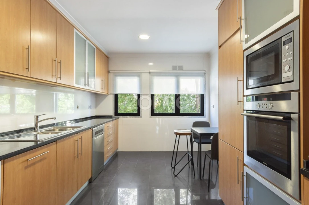 Apartamento T3 para Arrendamento em Oeiras e São Julião da Barra, Paço de Arcos e Caxias Foto 1