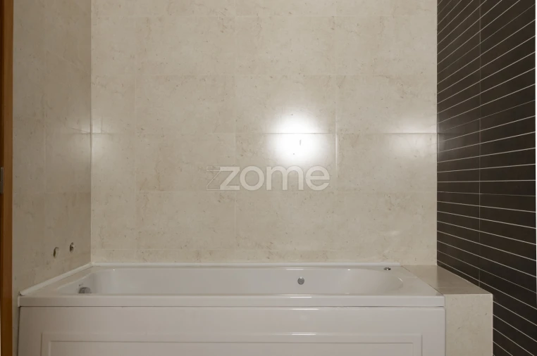 Apartamento T3 para Arrendamento em Oeiras e São Julião da Barra, Paço de Arcos e Caxias Foto 17