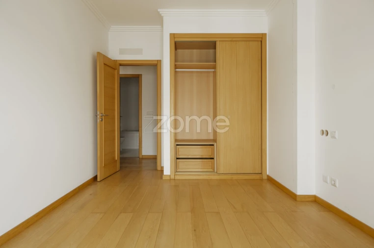 Apartamento T3 para Arrendamento em Oeiras e São Julião da Barra, Paço de Arcos e Caxias Foto 21