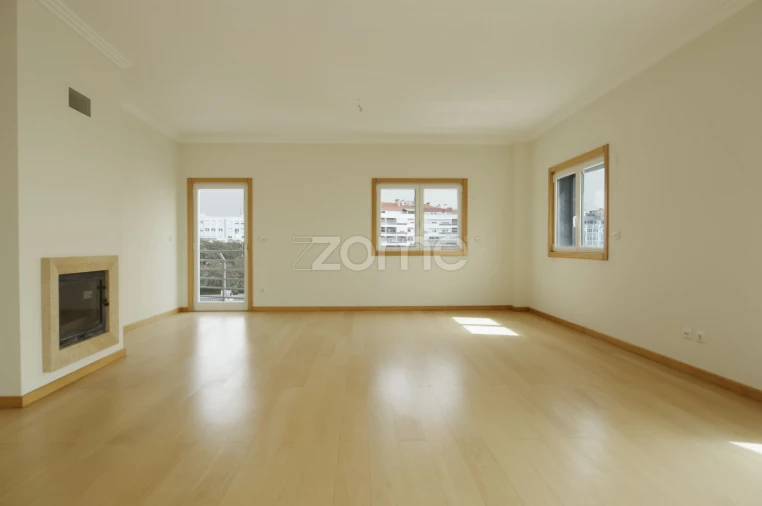 Apartamento T3 para Arrendamento em Oeiras e São Julião da Barra, Paço de Arcos e Caxias Foto 23