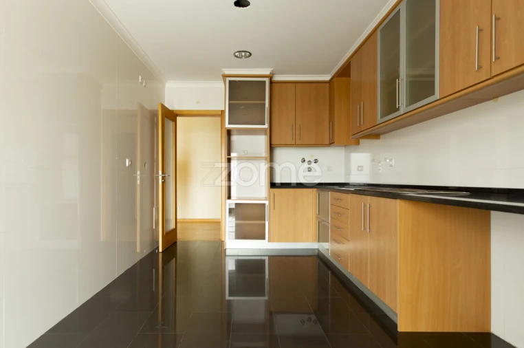 Apartamento T3 para Arrendamento em Oeiras e São Julião da Barra, Paço de Arcos e Caxias Foto 16