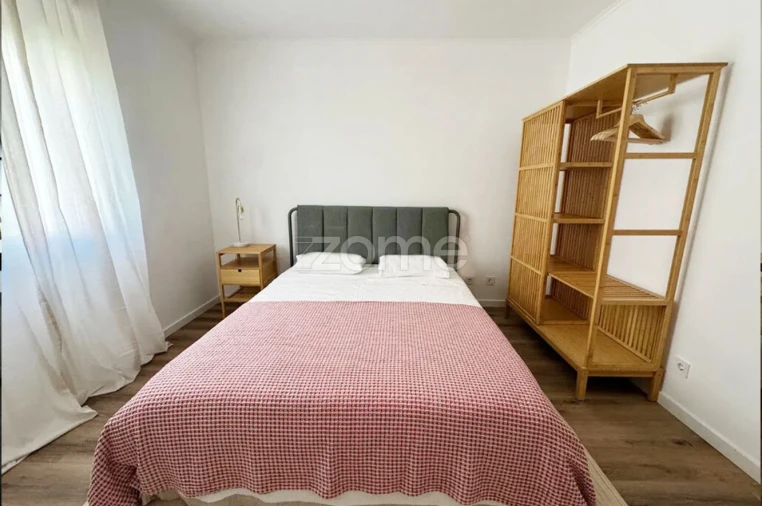 Apartamento T2 para Arrendamento em Beato Foto 6