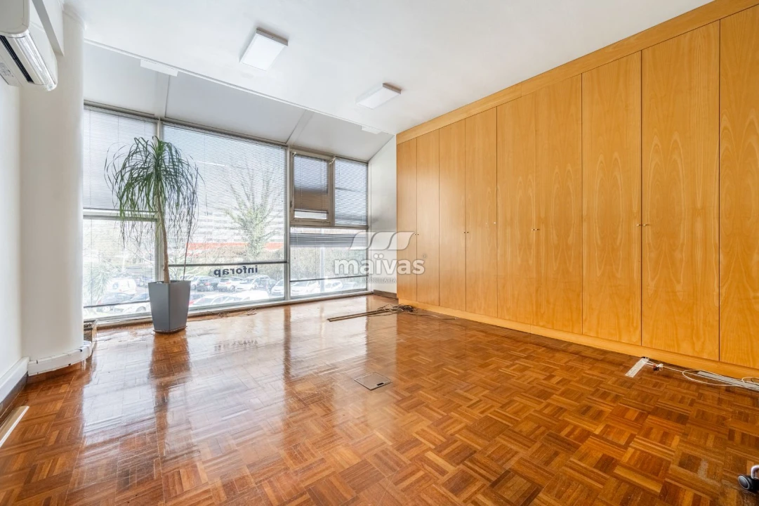 Escritório para Venda em Ferreiros e Gondizalves Foto 13