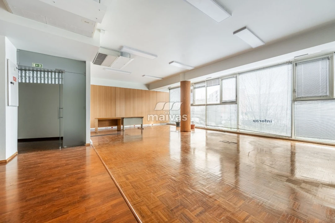 Escritório para Venda em Ferreiros e Gondizalves Foto 18