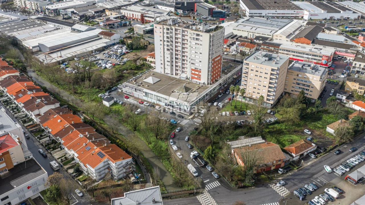 Escritório para Venda em Ferreiros e Gondizalves Foto 25
