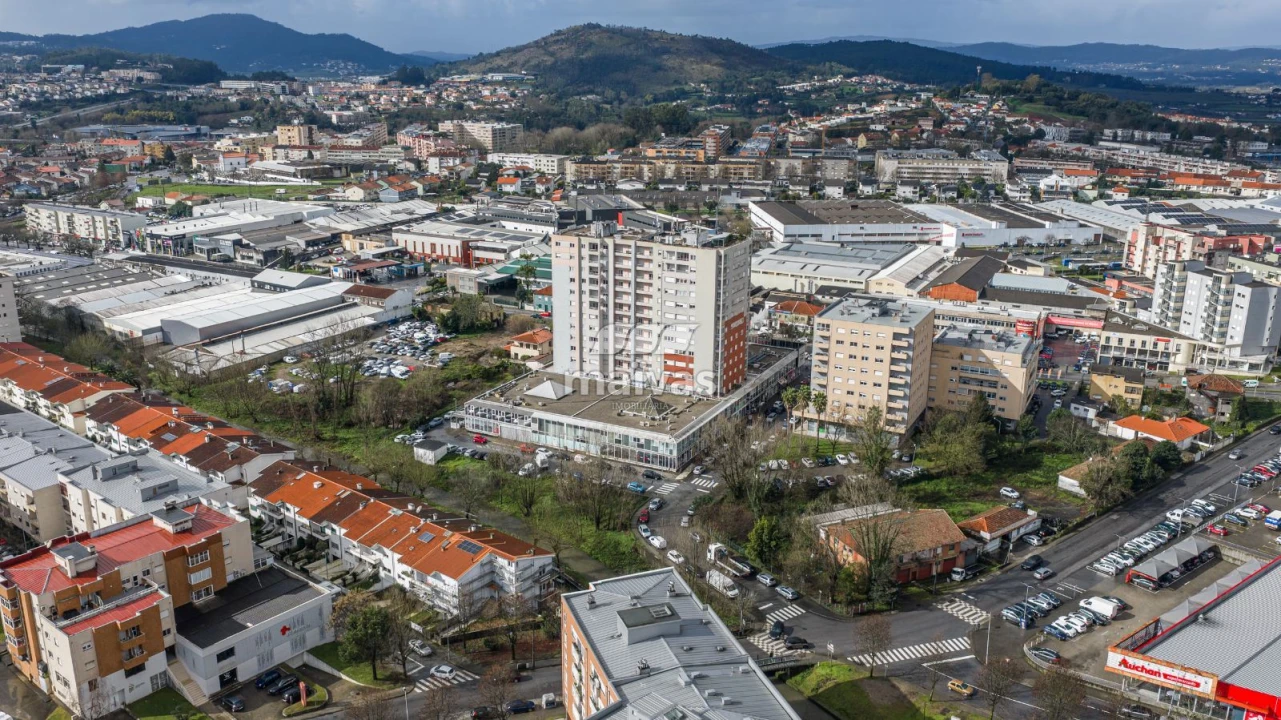 Escritório para Venda em Ferreiros e Gondizalves Foto 26