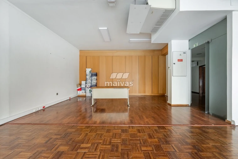 Escritório para Venda em Ferreiros e Gondizalves Foto 21