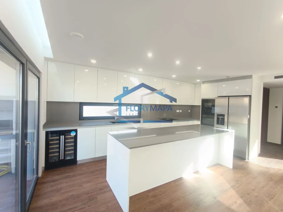 Moradia T4 para Venda em São Domingos de Rana Foto 30