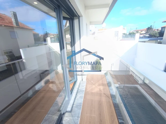 Moradia T4 para Venda em São Domingos de Rana Foto 43