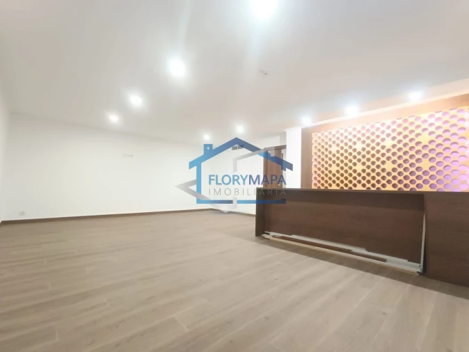 Moradia T4 para Venda em São Domingos de Rana Foto 58