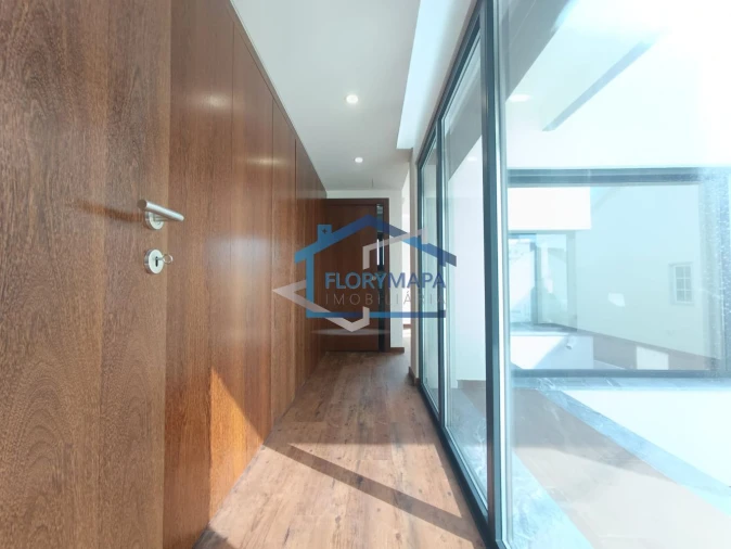 Moradia T4 para Venda em São Domingos de Rana Foto 37