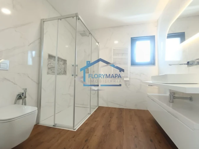 Moradia T4 para Venda em São Domingos de Rana Foto 31