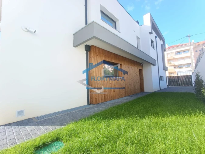 Moradia T4 para Venda em São Domingos de Rana Foto 10