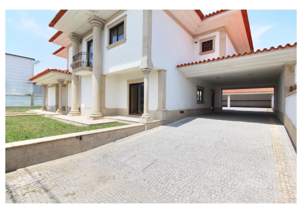 Moradia T6 para Venda em Sobrosa Foto 3