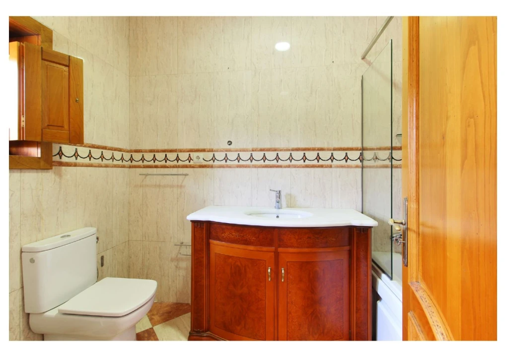 Moradia T6 para Venda em Sobrosa Foto 19