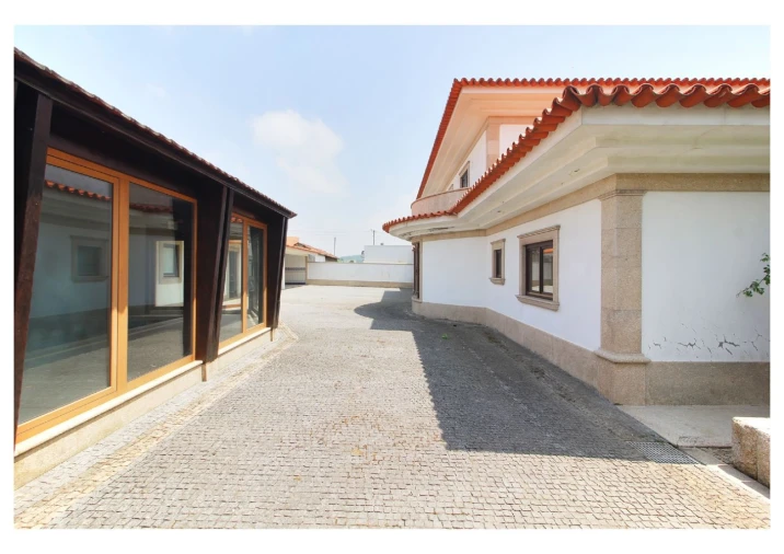 Moradia T6 para Venda em Sobrosa Foto 5