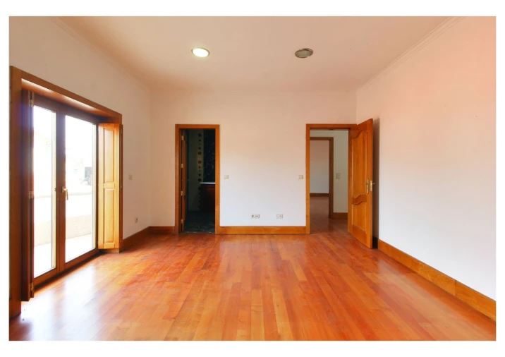 Moradia T6 para Venda em Sobrosa Foto 14