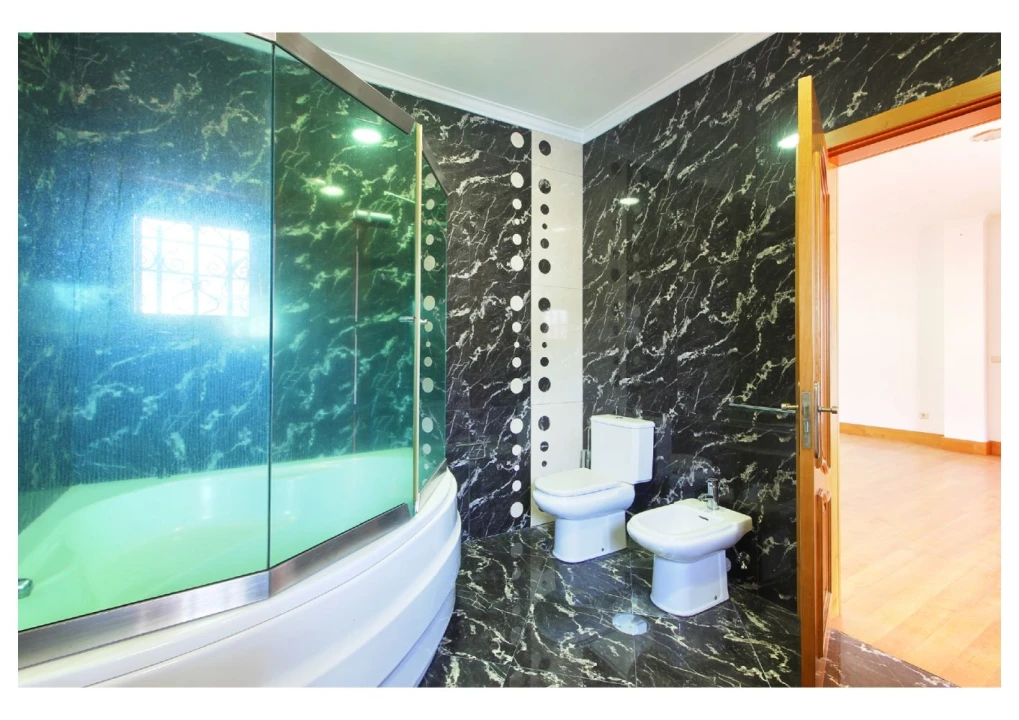 Moradia T6 para Venda em Sobrosa Foto 18