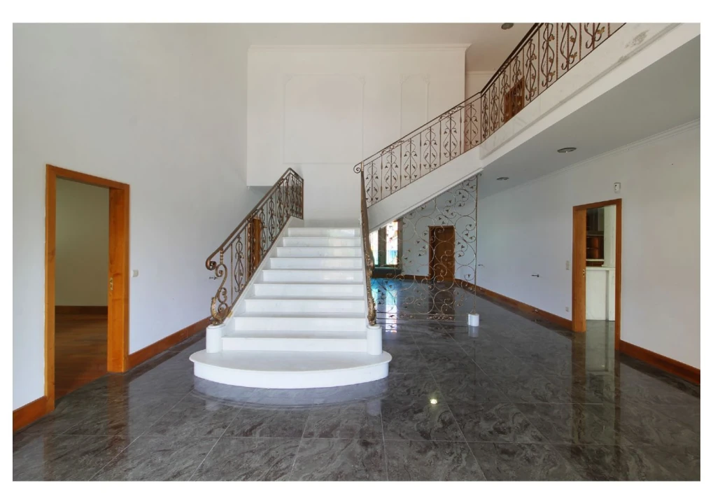 Moradia T6 para Venda em Sobrosa Foto 6