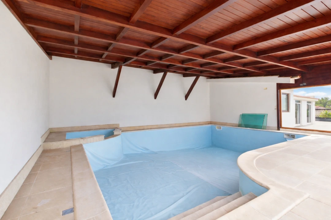 Moradia T6 para Venda em Sobrosa Foto 22