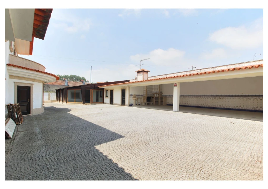 Moradia T6 para Venda em Sobrosa Foto 4